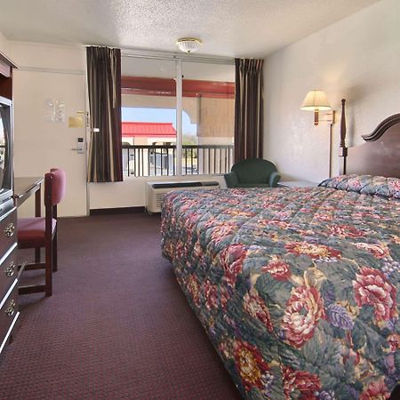 Super 8 By Wyndham Oklahoma Fairgrounds Oklahoma City Exterior foto