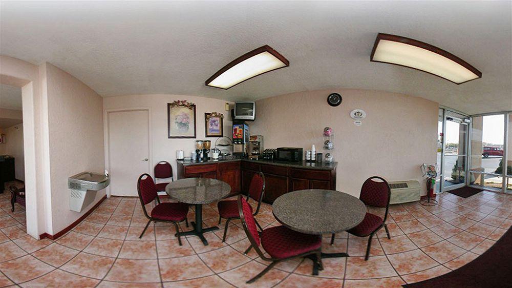 Super 8 By Wyndham Oklahoma Fairgrounds Oklahoma City Exterior foto