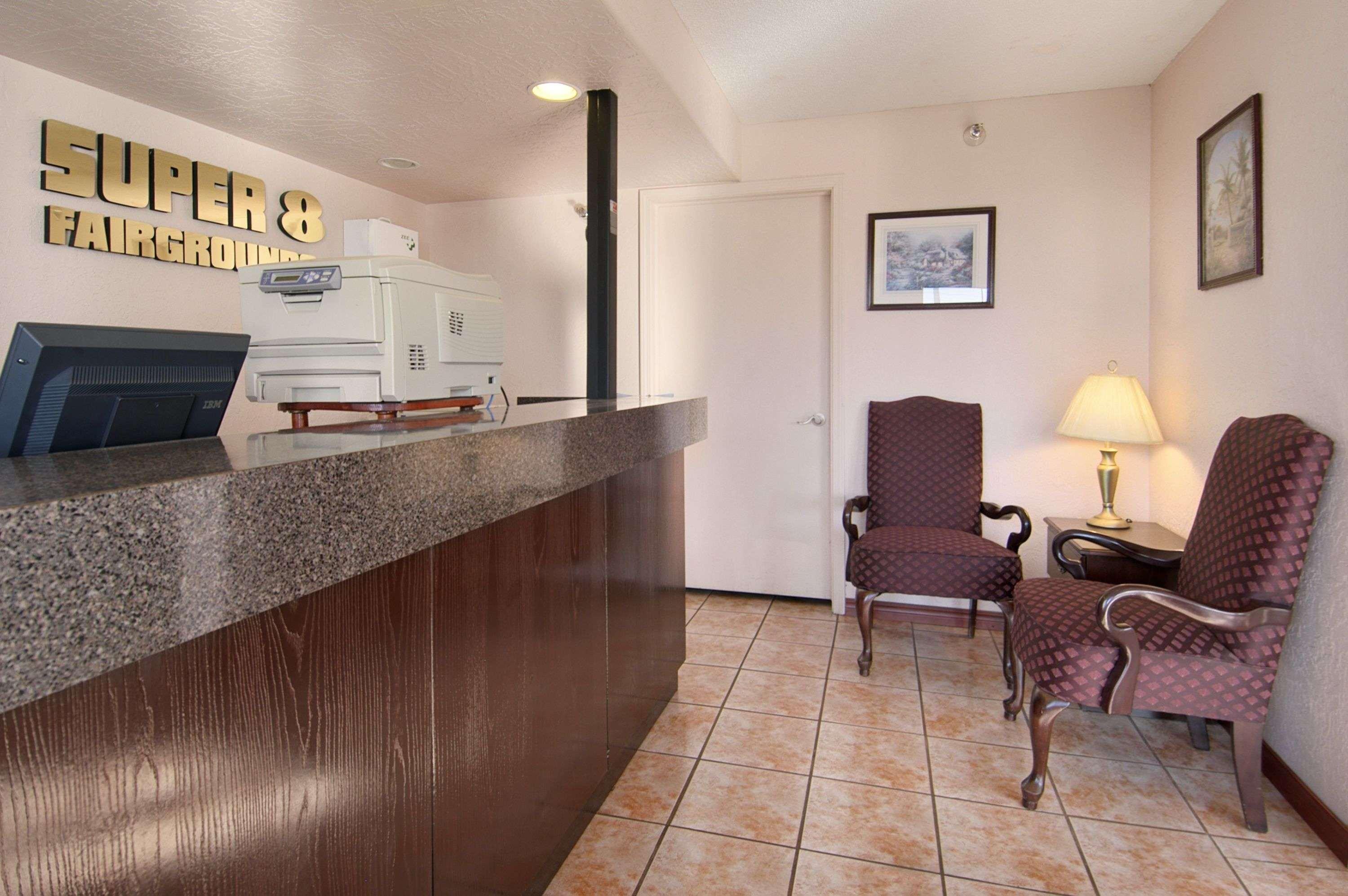 Super 8 By Wyndham Oklahoma Fairgrounds Oklahoma City Interior foto
